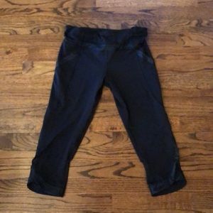 Lululemon cropped black leggings